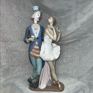 Lladro Porcelain Figurine, Romance Entre Bambalinas Carnevale 06316